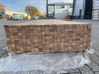 Ca. 126x Guyana Teak Latten Geschaafd Gevingerlast, 27x45mm, lengte 40